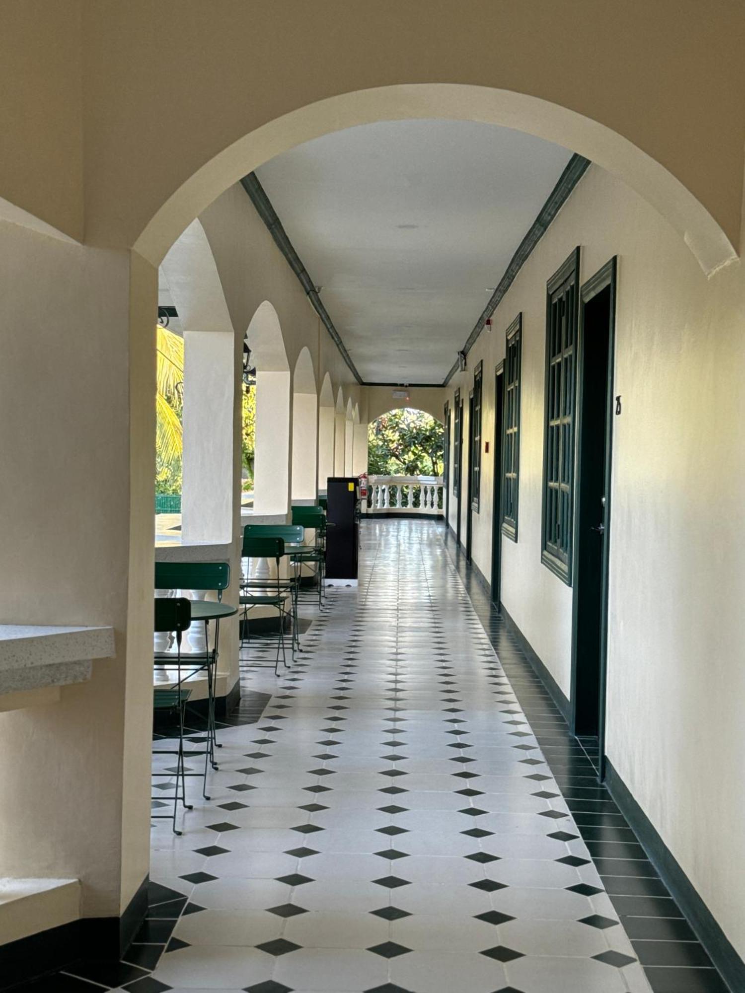 La Planta Hotel And Restaurant, Inc. Bais Εξωτερικό φωτογραφία