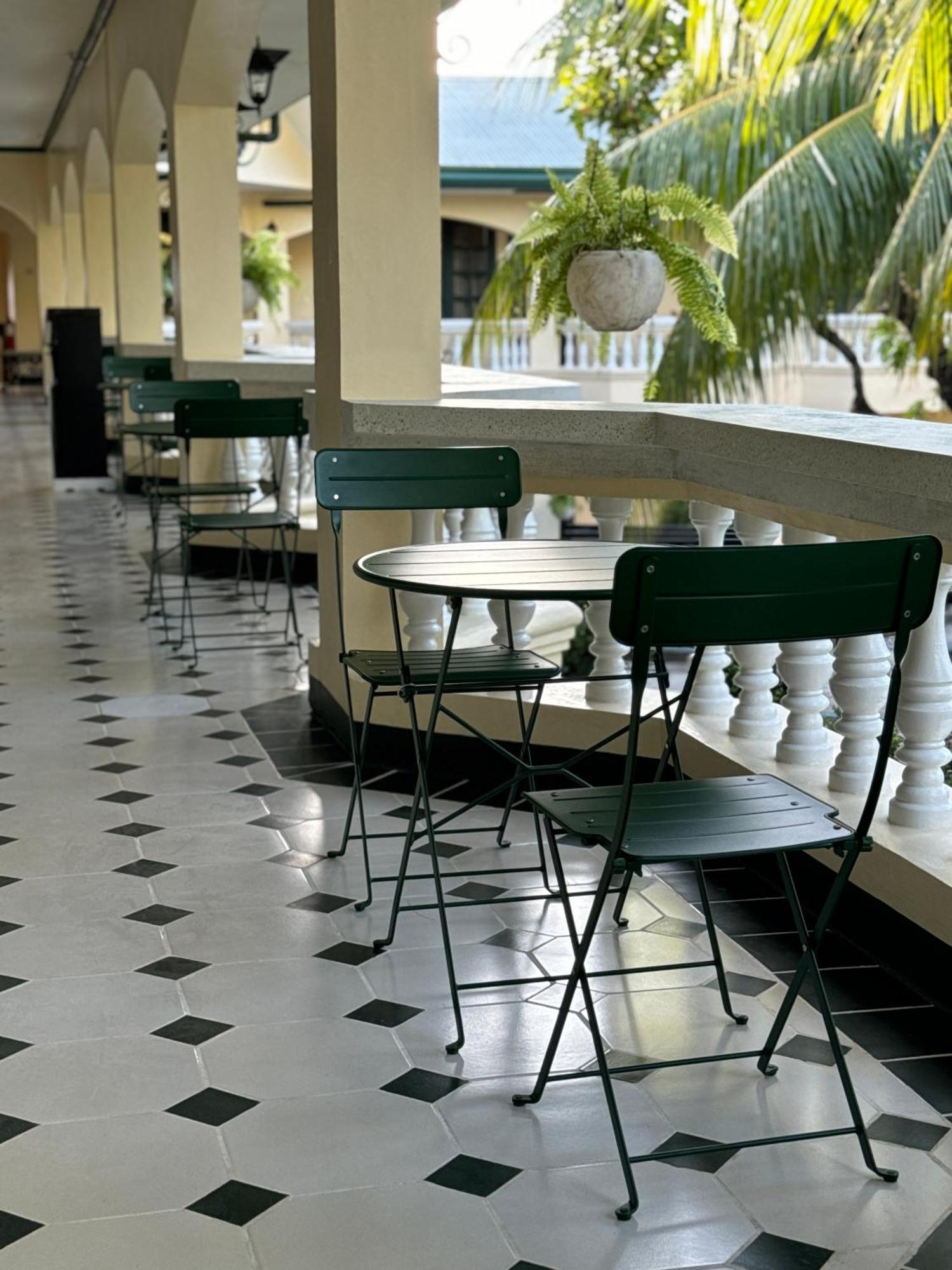 La Planta Hotel And Restaurant, Inc. Bais Εξωτερικό φωτογραφία